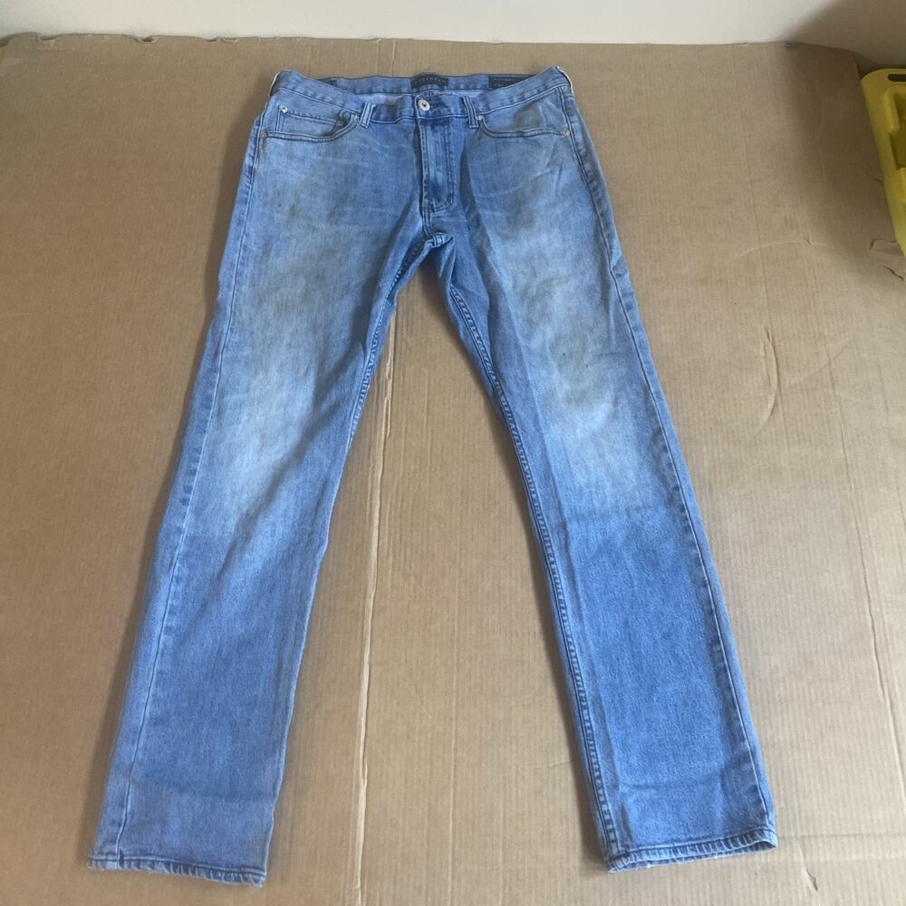 Bullhead Jeans Men’s Light Blue Denim Straight 34W X 34L